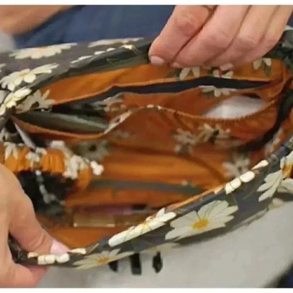 LUG 'Harness' Crossbody / Shoulder Bag - Raspberry - Picture 12 of 16